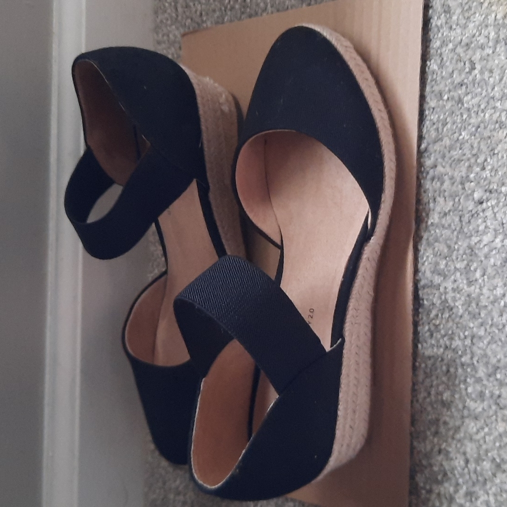 Lifestride black espadrille wedges, 8.5